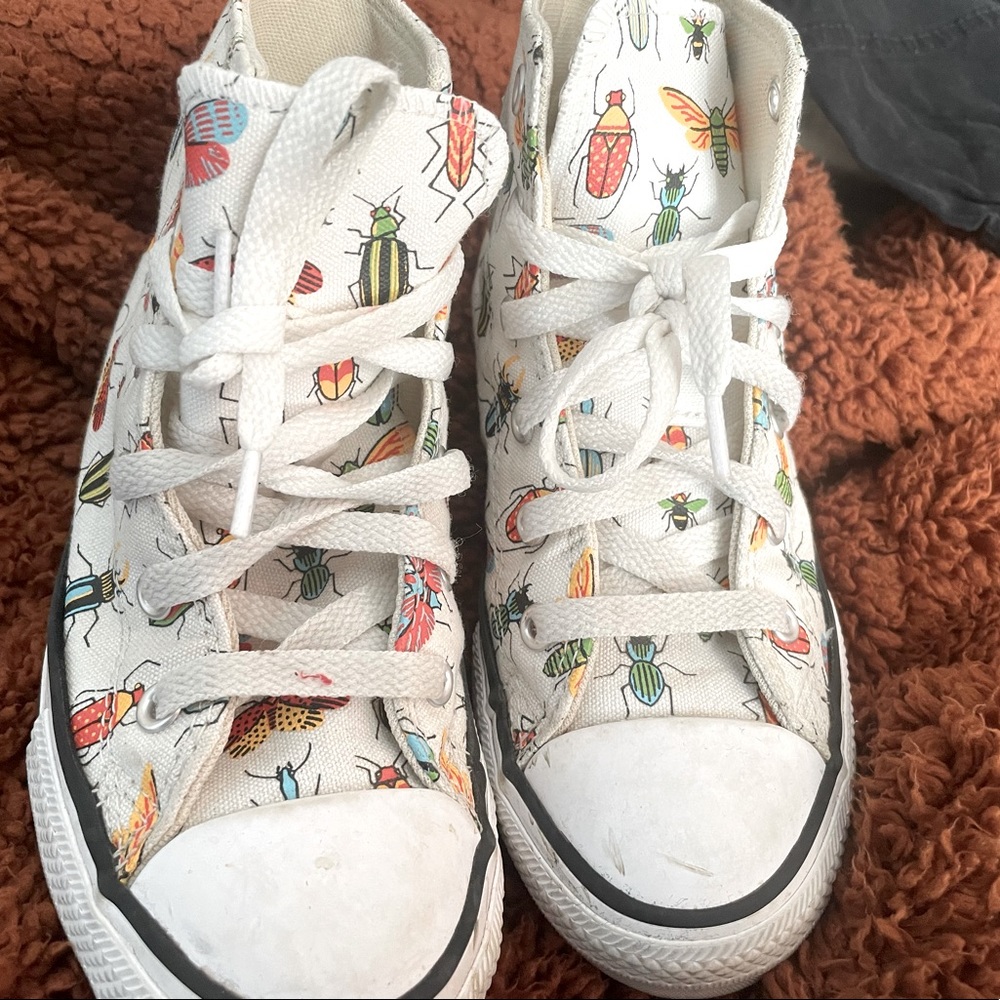 Boy Converse Size 1y